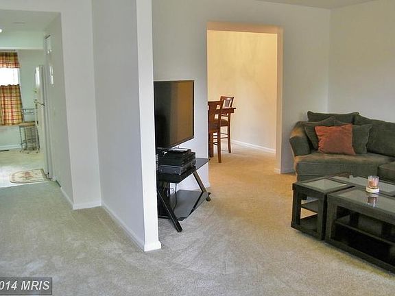 4th image of 9302 Bremerton Way