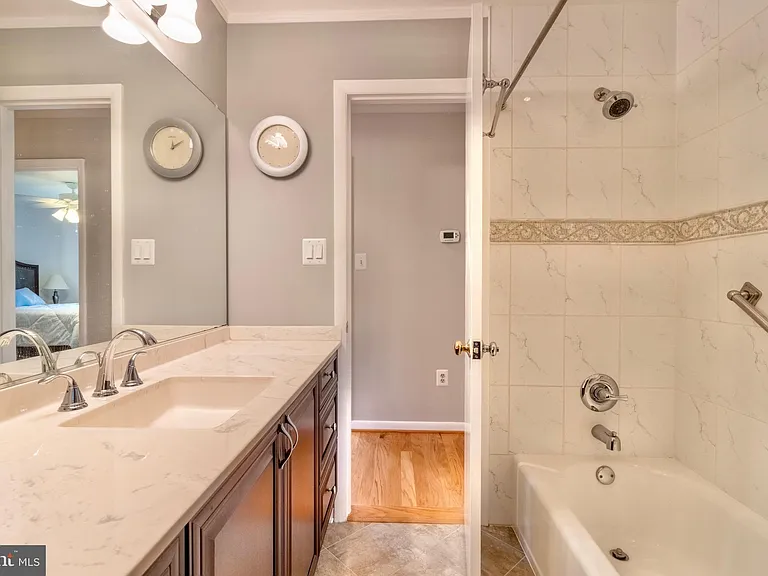7613 Hamlet St — Photo 10