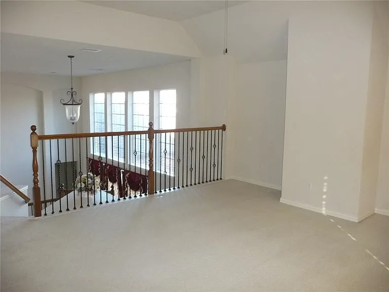 715 Wheaton Ct — Photo 14