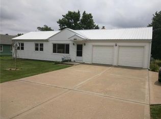 601 NE 83rd St, Kansas City, MO 64118