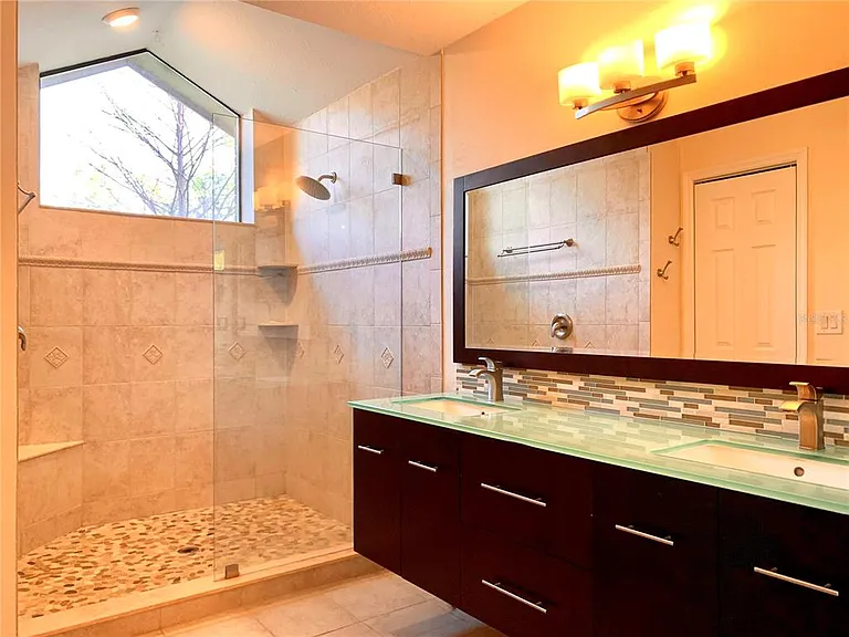 1177 Baltic Ln — Photo 20