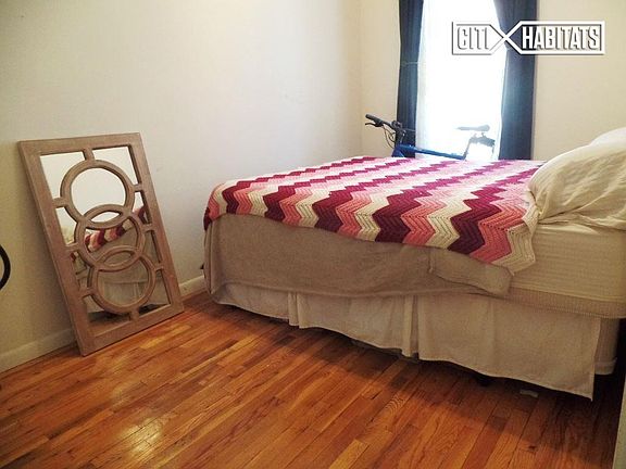 4th image of 102 W 74th St APT 3A