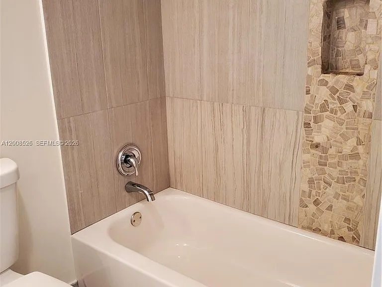 1230 NE 139th St #409 — Photo 3