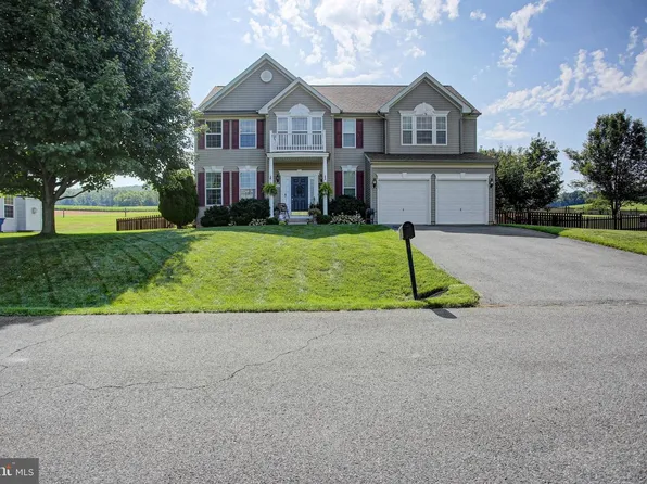 2932 Constellation Dr, Chambersburg, PA 17202