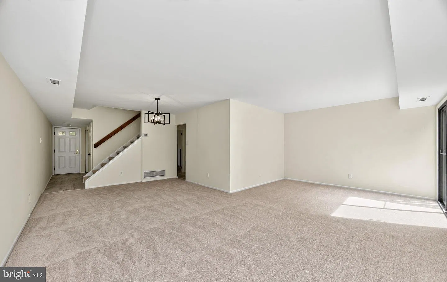 3 bed, 2.5 bath, 1716 sqft, $2,700 — Photo 2