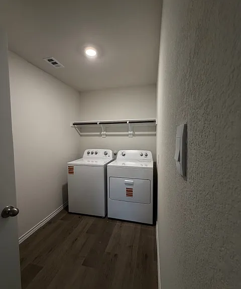 1320 Stuarts Forest Dr — Photo 6