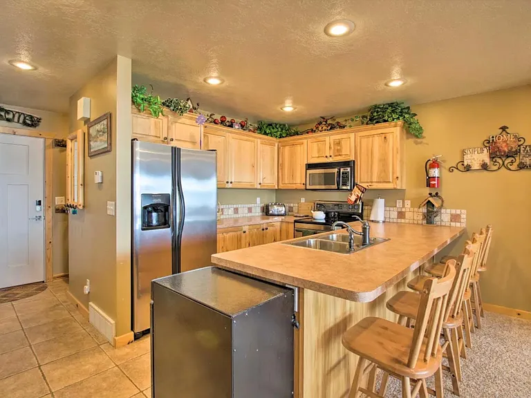 874 N Newberg Pl #3 — Photo 7