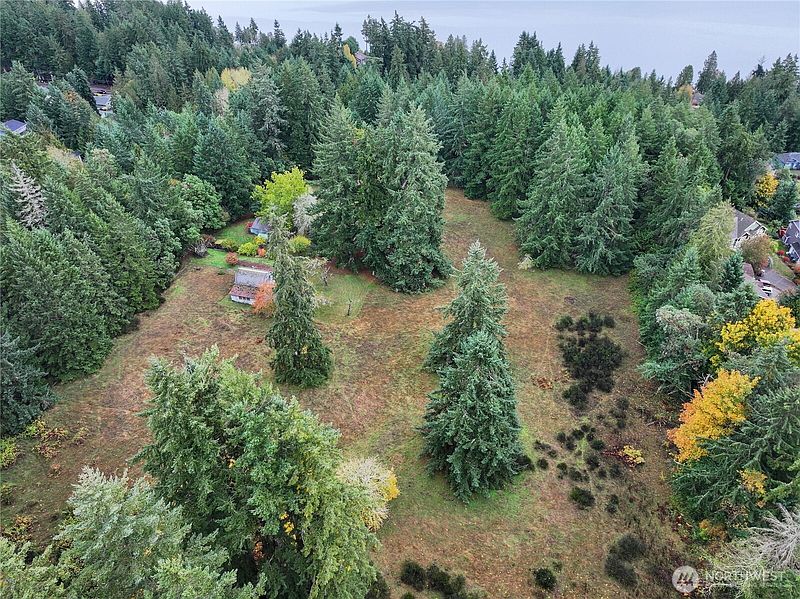 4th image of 6371 Illahee Road NE