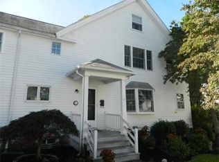 2 Temple Pl, Andover, MA 01810