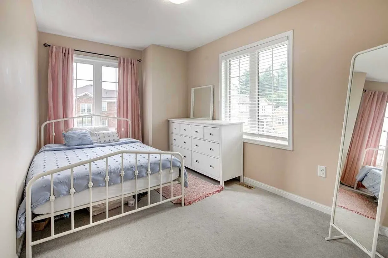 3 bed, 1918 sqft, $850 — Photo 1