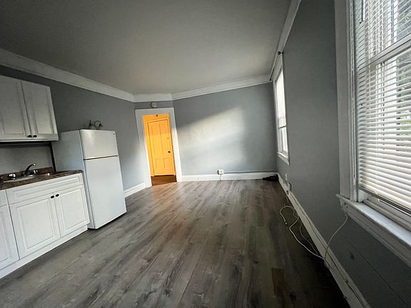 5th image of 83 Englewood Ave #8