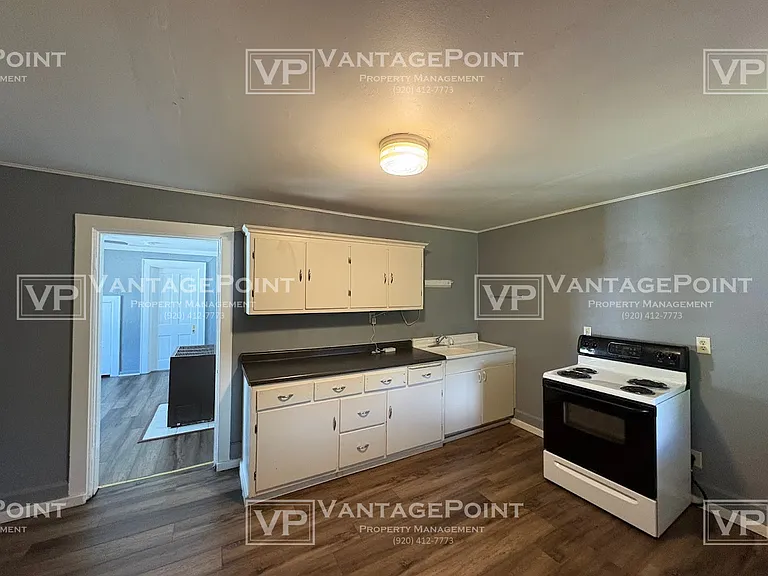 1270 Crooks St — Photo 4