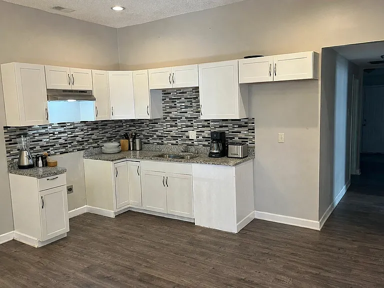 3166 Pershing Ave — Photo 9