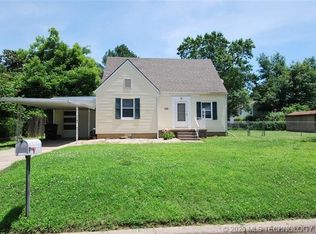 2106 Dewey Pl, Bartlesville, OK 74003