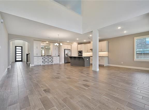 5th image of 2101 Richmond Park Ln