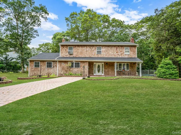 32 Artist Lake Boulevard, Middle Island, NY 11953