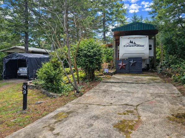 49 Easy St, Florence, OR 97439