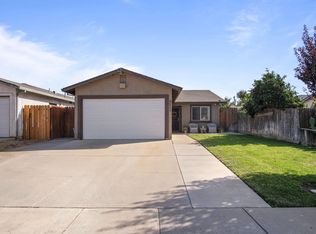6012 Winners Cir, Riverbank, CA 95367