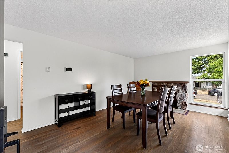 5th image of 1318 E 62nd Street