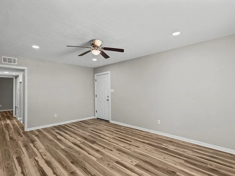 1927 Avenue M 1/2 #9 — Photo 6