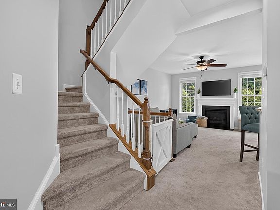 5th image of 1259 Derry Ln
