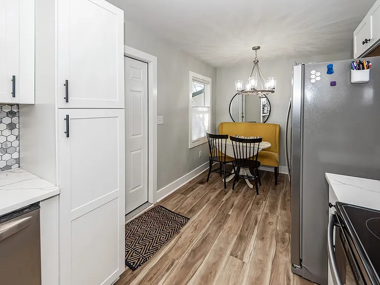 1511 Larry St — Photo 16