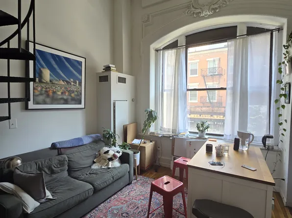 160 Bleecker Street image 1 of 4