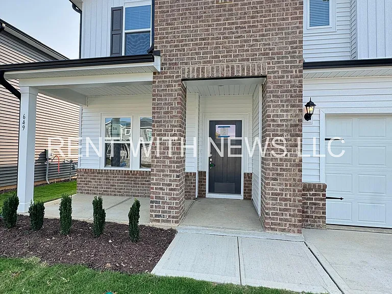 649 White Birch Ln — Photo 2