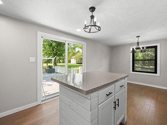 3rd image of 10321 Madonna Dr