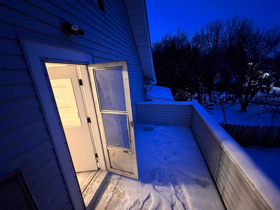 Outdoor viewing deck