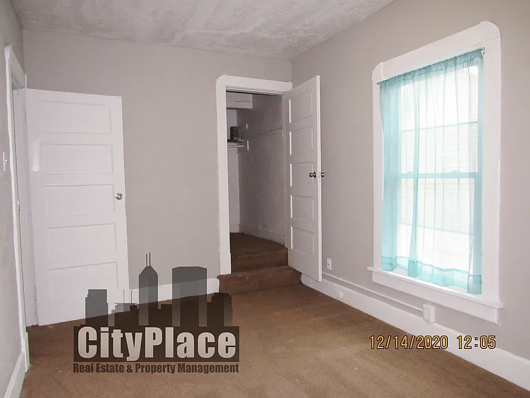 2318 N Capitol Ave — Photo 12