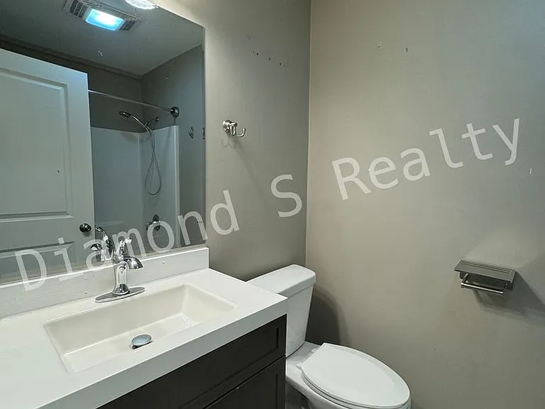 2202 S Prospect Ct — Photo 17