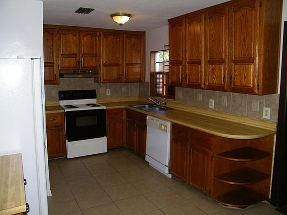 5th image of 2413 Warfield Ave