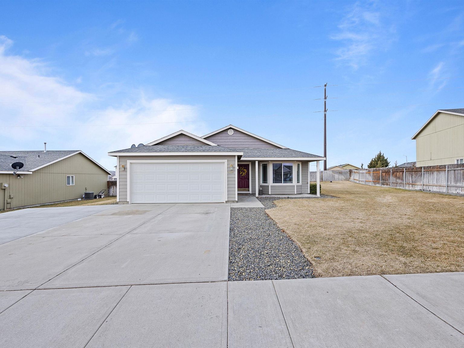 4304 John Deere Ln, Pasco, WA 99301 Zillow