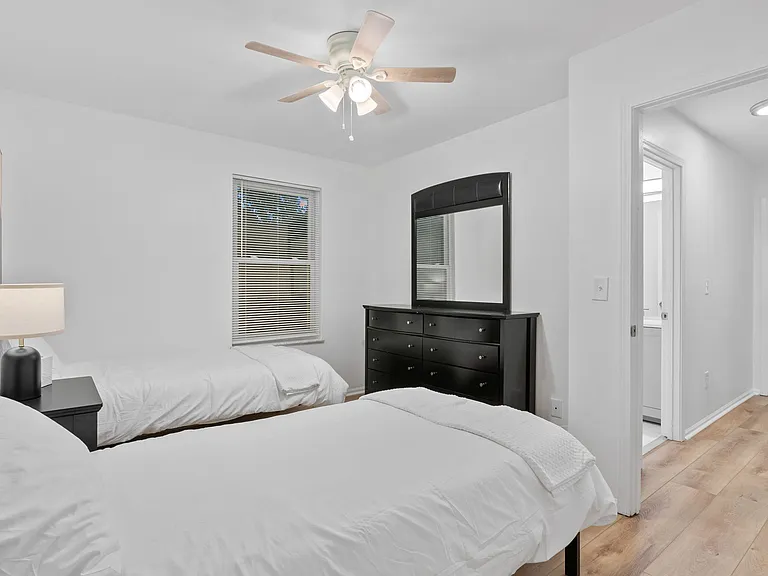 2528 Shiva Ct — Photo 32