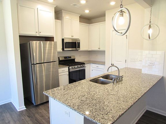 2nd image of 3742 Yorkshire Pl