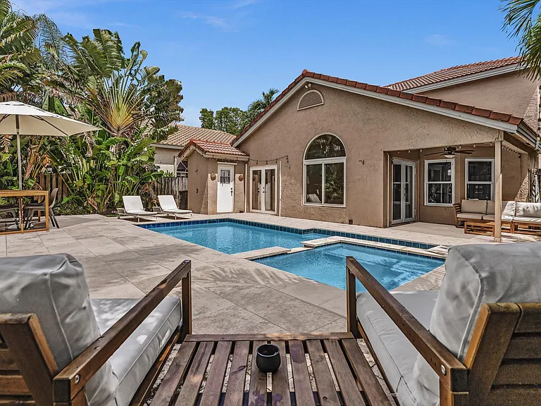 10310 Santiago St — Photo 46