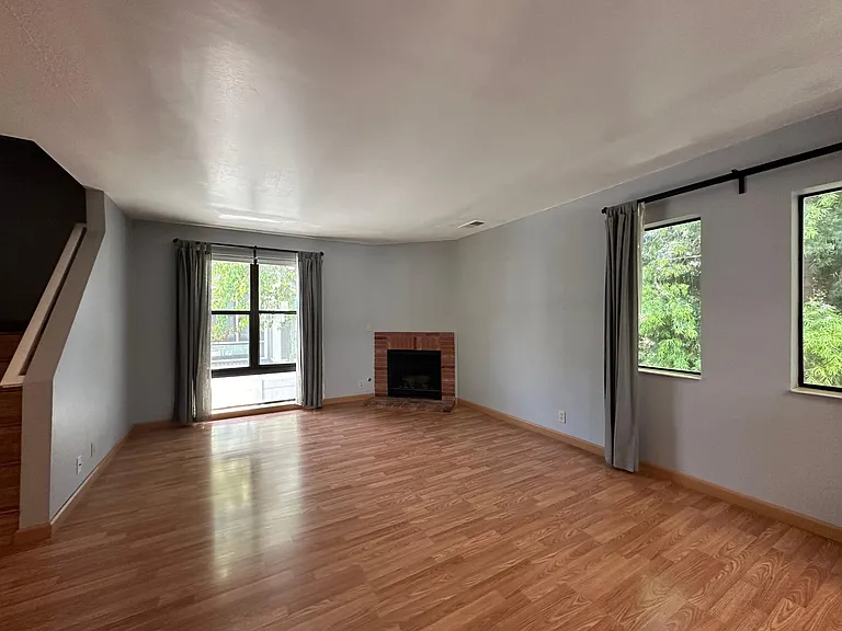 109 S Sierra Madre Blvd — Photo 7