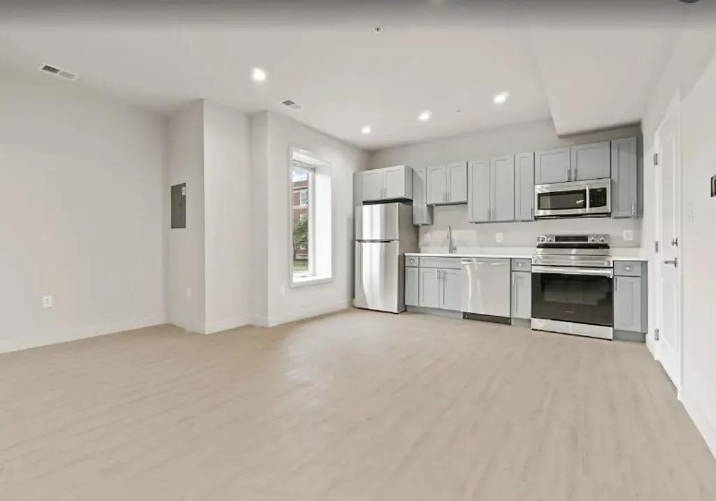 4712 Sheriff Rd NE — Photo 1