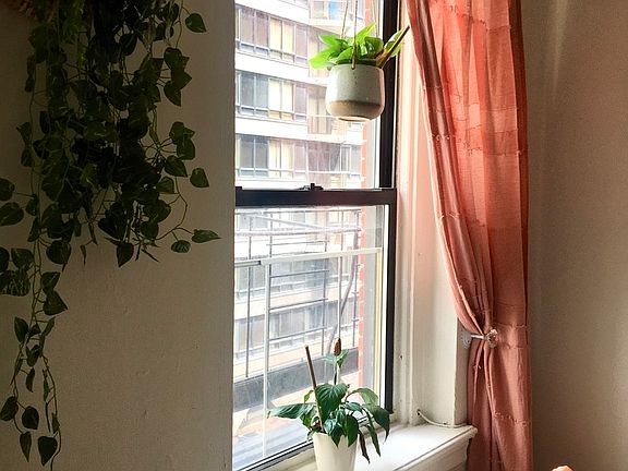 5th image of 324 E 48th St APT 19