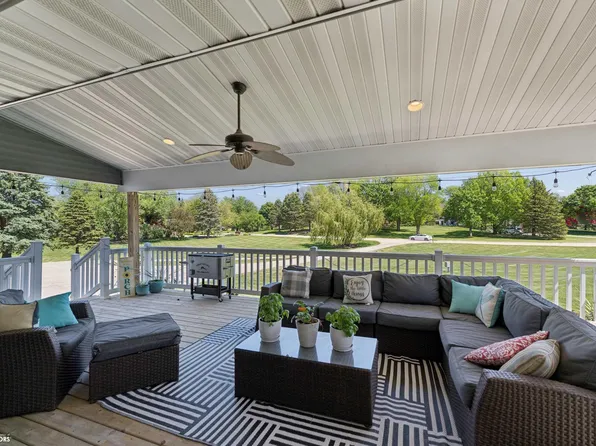 74 Four Winds Dr, Clear Lake, IA 50428