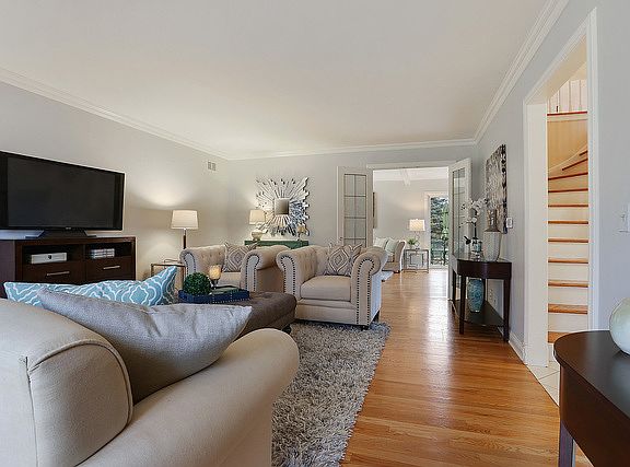 4th image of 1217 Crestwood Dr