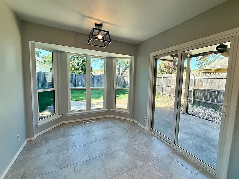 137 E K Pl — Photo 19