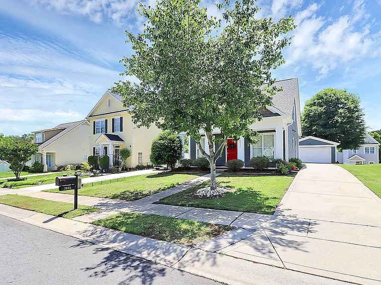 2035 Golden Ridge Ln — Photo 6
