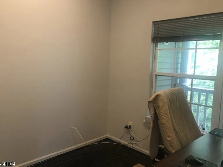 511 Chatfield Dr — Photo 12