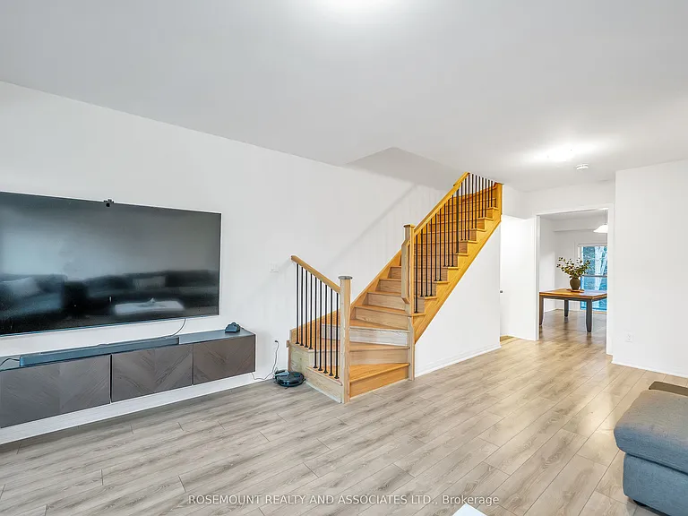 9 Esquire Way — Photo 8