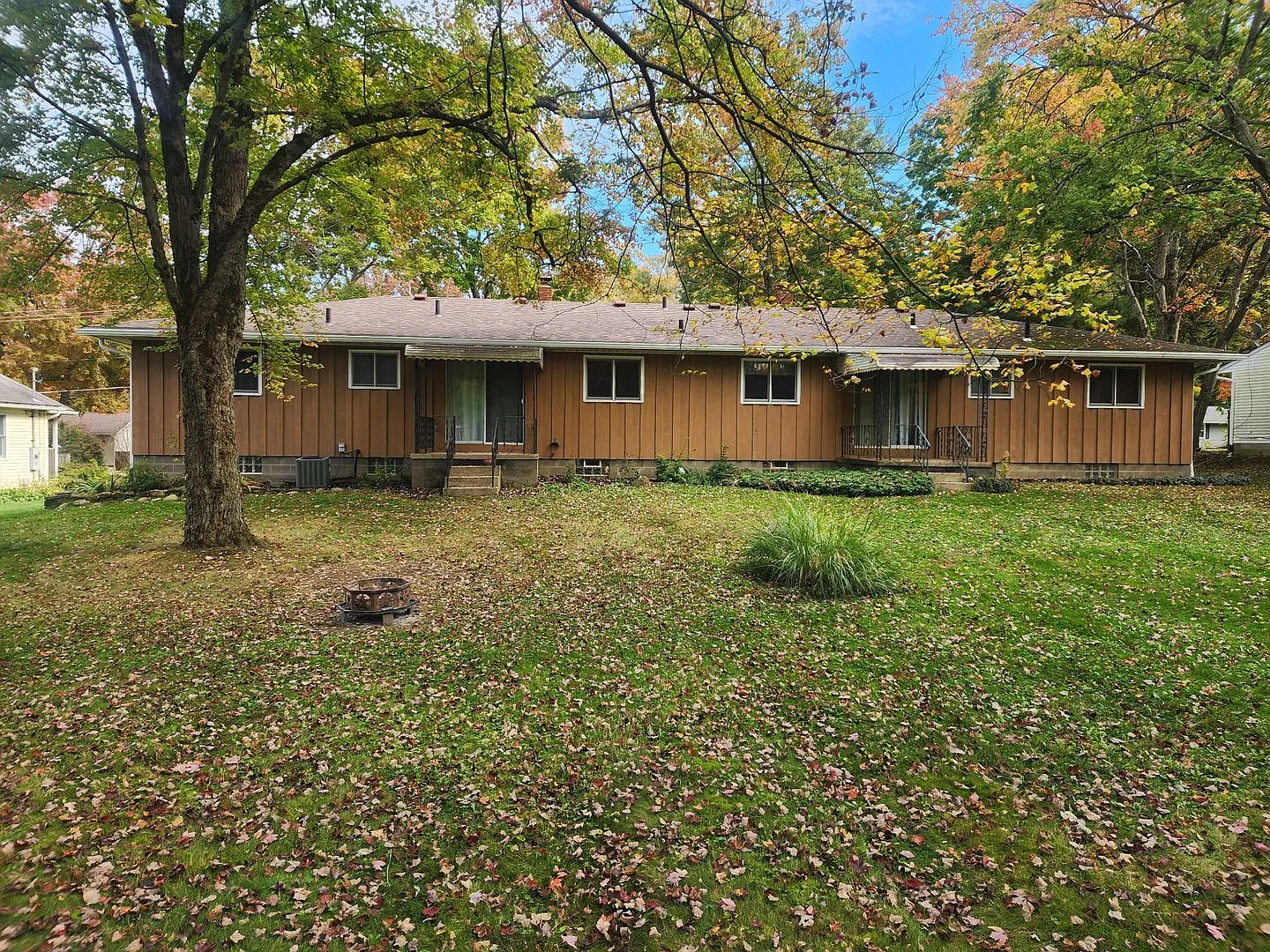 4748-4752 Sunnyside Dr — Photo 3