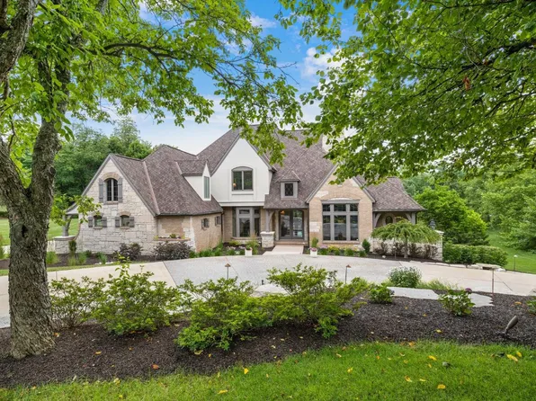 249 Whitethorne Ln, Valparaiso, IN 46383