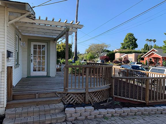 4th image of 421 Caledonia St
