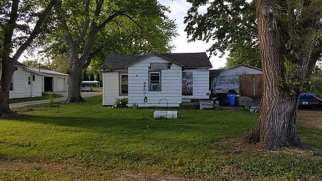 406 Holmes Ave photo 1